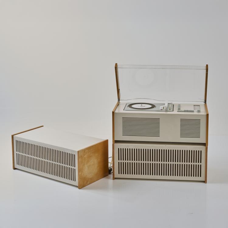 Hauptbild zu Objekt, Record player SK 61 'Snow White Coffin' and two loudspeakers 'L 11', 1962., Hans Gugelot, Braun, 179A 160