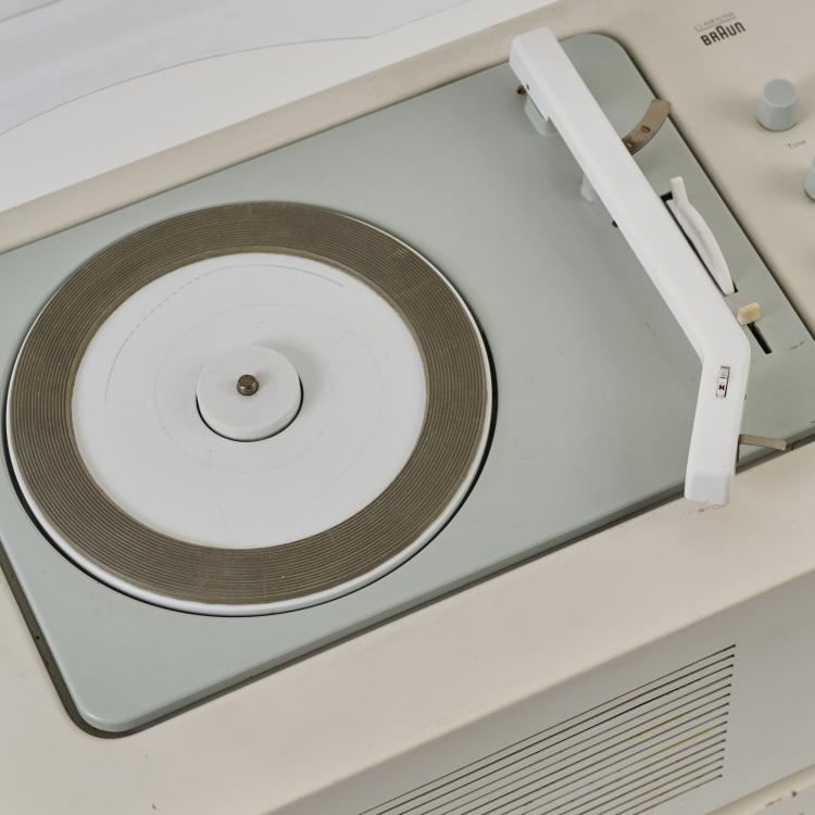 Bild 3 zu Objekt, Record player SK 61 'Snow White Coffin' and two loudspeakers 'L 11', 1962., Hans Gugelot, Braun, 179A 160