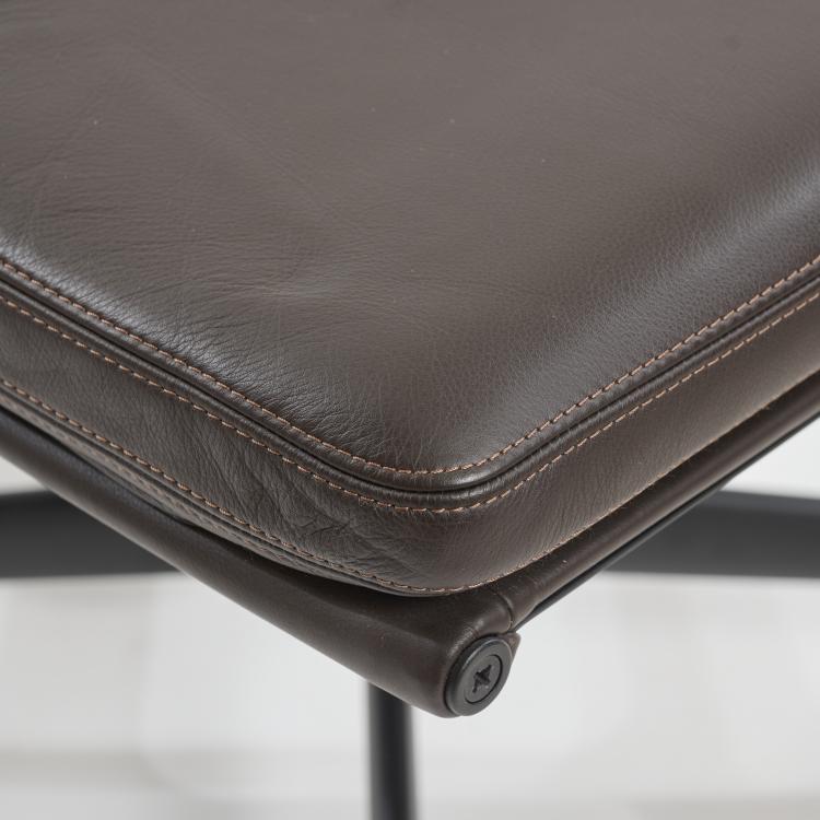 Bild 5 zu Objekt, Armchair 'Soft Pad Lounge Chair - EA 222' with Ottoman 'Soft Pad EA 223', 1969 (design), Charles & Ray Eames, Vitra, Birsfelden, 179A 300