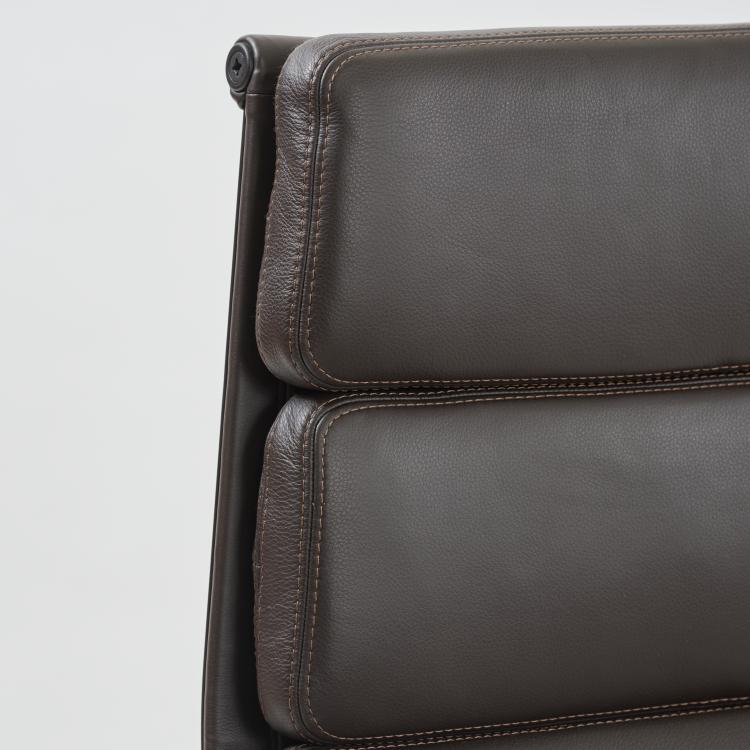 Bild 7 zu Objekt, Armchair 'Soft Pad Lounge Chair - EA 222' with Ottoman 'Soft Pad EA 223', 1969 (design), Charles & Ray Eames, Vitra, Birsfelden, 179A 300