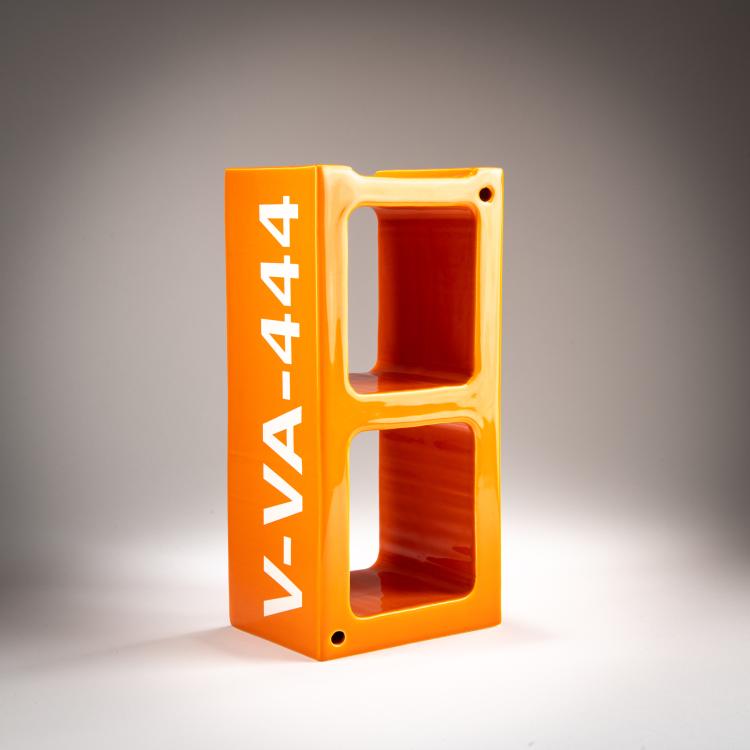 Bild 2 zu Objekt, Ceramic Block 'V-VA-444', 2019, Virgil Abloh, Vitra Design, Birsfelden, 179A 95