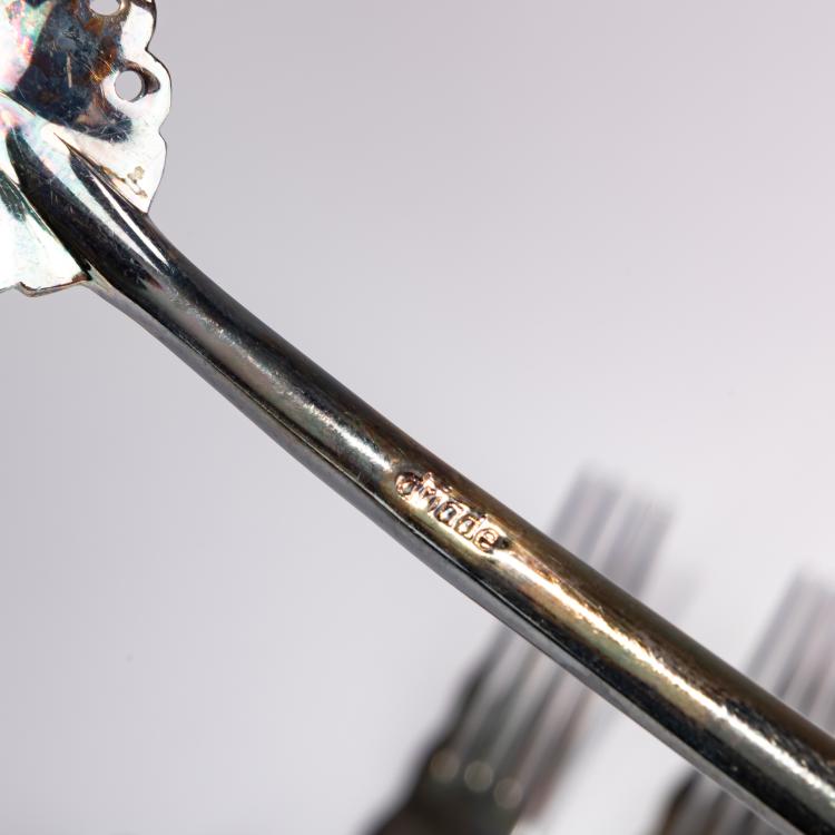 Bild 3 zu Objekt, Eight pieces from the 'Alix' cutlery set, c. 1989, Bořek &Scaron;&iacute;pek, Driade, Corsico, 179A 182