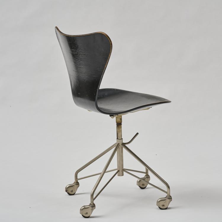 Bild 3 zu Objekt, Arbeitsstuhl '3117', 1955, Arne Jacobsen, Hansen, Fritz, Aller&oslash;d, 179A 202