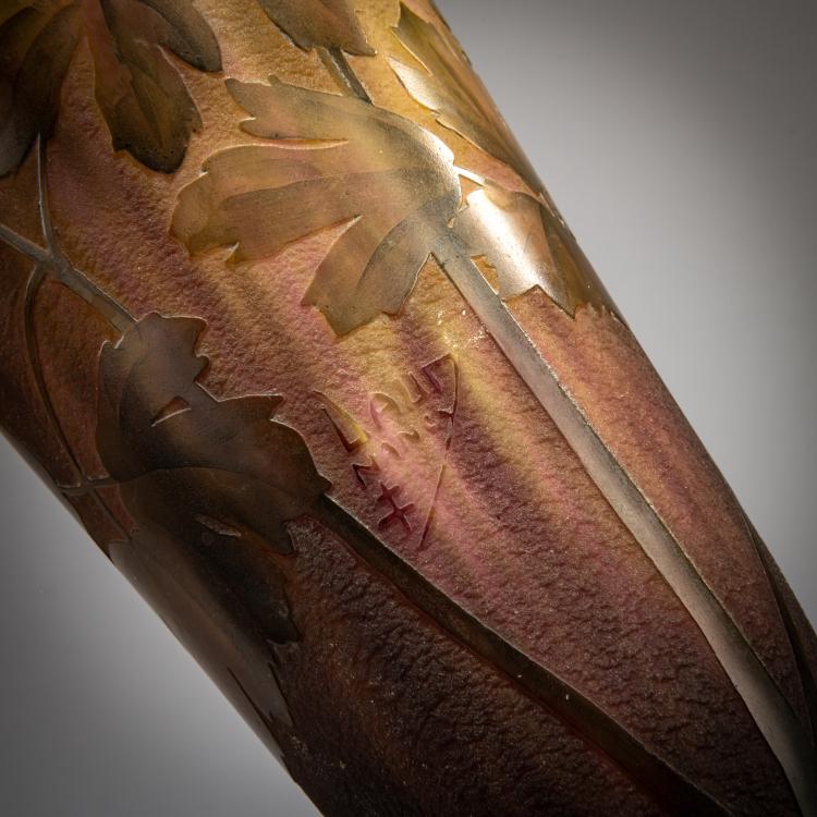 Bild 3 zu Objekt, Hohe Vase 'Ancolies', um 1910, Daum Fr&egrave;res, Nancy, 180A 15