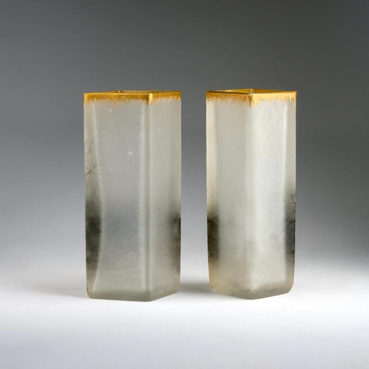 Bild 2 zu Objekt, Zwei Vasen 'Paysage Delft', um 1899, Daum Fr&egrave;res, Nancy, 180A 8