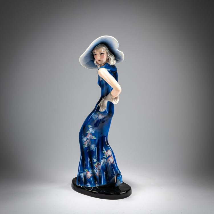 Bild 1 zu Objekt, 'Stehende elegante Dame mit gro&szlig;em Hut und langen Handschuhen', um 1935, Claire Herczeg-Weiss, Goldscheider, Wien / Vienna, 180A 330