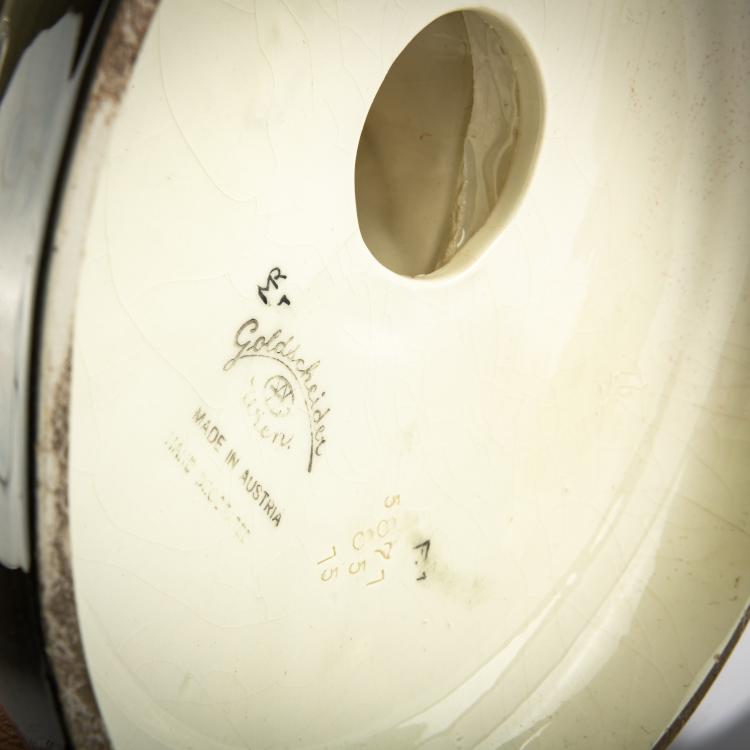 Bild 4 zu Objekt, 'Gruppe Stehende T&auml;nzerin in f&auml;cherartig ausgestelltem Kleid, hinter ihr ein Mann mit Geige', um 1929, Josef Lorenzl, Goldscheider, Wien / Vienna, 180A 323