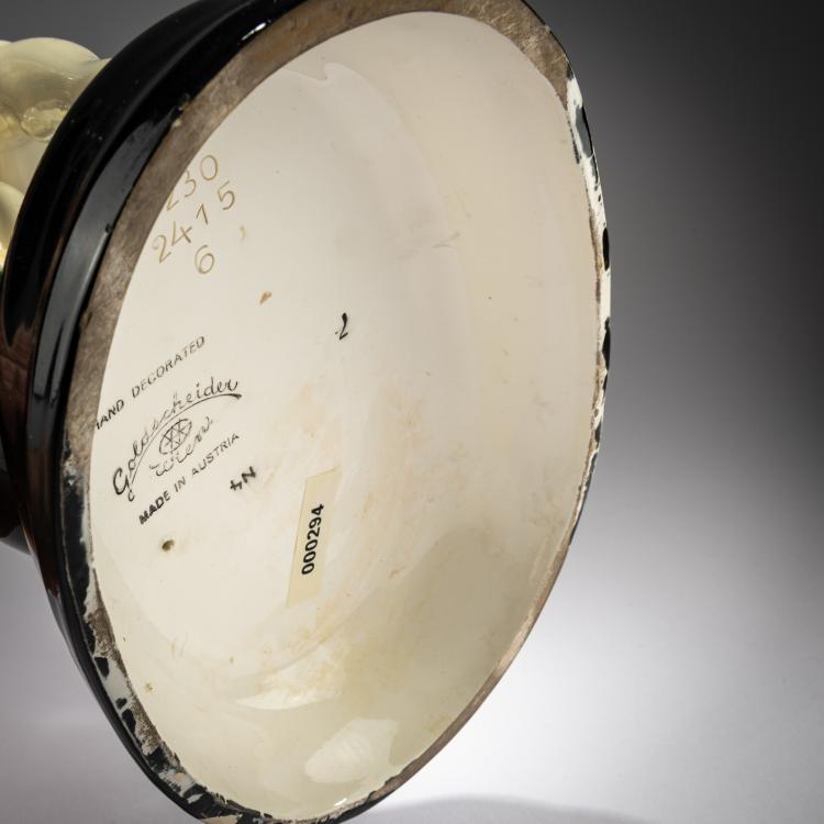 Bild 3 zu Objekt, 'Gefangener Vogel' (Niddy Impekhoven), um 1922, Josef Lorenzl, Goldscheider, Wien / Vienna, 180A 317