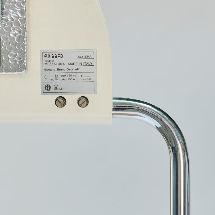 Bild 3 zu Objekt, Two floor lamps 'Mezzaluna', 1975 (design), Bruno Gecchelin, Blu Italia; Skipper, Mailand / Milan, 181A 433