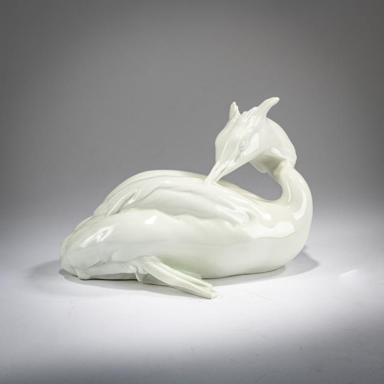 Hauptbild zu Objekt, 'Great Crested Grebe', 1912, Paul Zeiller, Meissen, StPM, 180A 278
