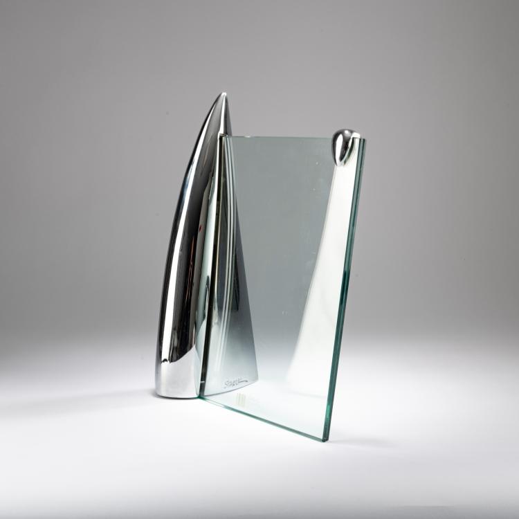 Hauptbild zu Objekt, 'Shark' picture frame, 1989, Philippe Starck, Pr&eacute;sence, Paris; L'Oreal, Paris, 179A 173