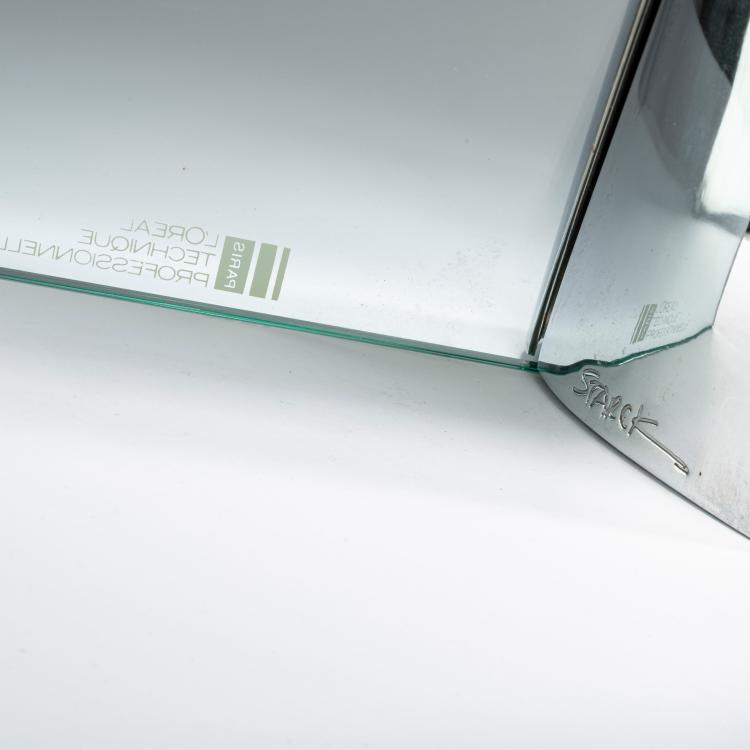 Bild 3 zu Objekt, 'Shark' picture frame, 1989, Philippe Starck, Pr&eacute;sence, Paris; L'Oreal, Paris, 179A 173