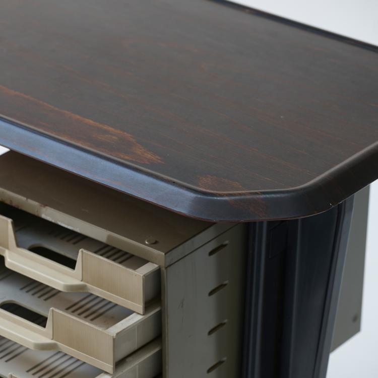 Bild 4 zu Objekt, Schreibmaschinentisch 'Arco', 1963, Studio B.B.P.R., Olivetti, Ivrea, 181A 366