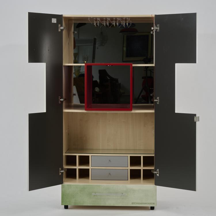 Bild 4 zu Objekt, '210 Coca-Cola Bottles' Liquor Cabinet, 1962, Andy Warhol, Art Design by hb Collection, 179A 275