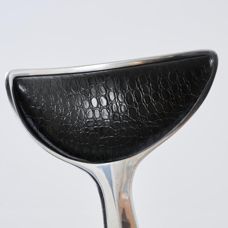 Bild 3 zu Objekt, Zwei St&uuml;hle 'Dolphin tail', 1990, Mark Brazier-Jones, Studio Brazier-Jones, Buckland, Buntingford, 181A 486