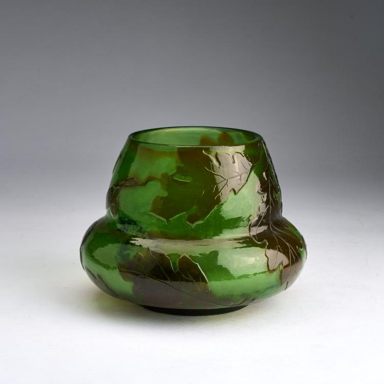 Bild 1 zu Objekt, Bowl 'Ch&ecirc;ne Lorraine', c. 1900, Emile Gall&eacute;, Gall&eacute;, Nancy, 180A 48