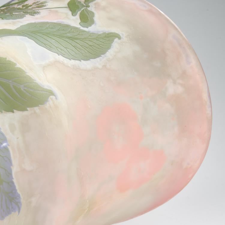 Bild 1 zu Objekt, Tall planter 'Hortensias', c. 1900, Emile Gall&eacute;, Gall&eacute;, Nancy, 180A 50