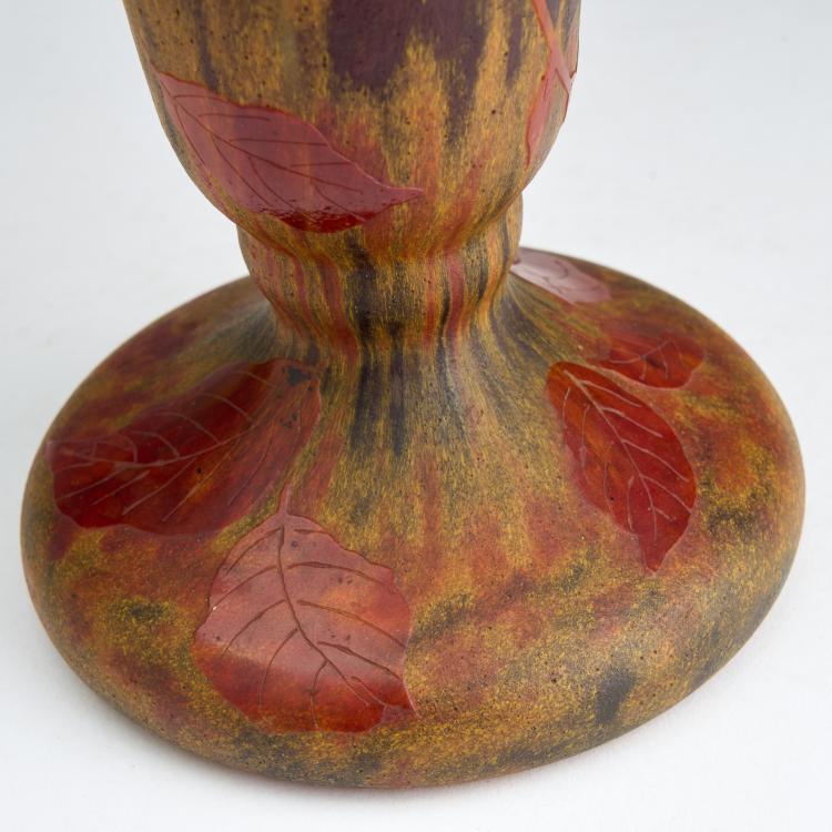 Bild 6 zu Objekt, Hohe Vase 'Feuilles en Automne', um 1910, Daum Fr&egrave;res, Nancy, 180A 16