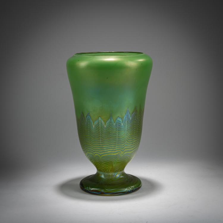 Bild 1 zu Objekt, Fu&szlig;vase 'Federn', 1925, L&ouml;tz Wwe., Klosterm&uuml;hle / Klastersky Mlyn, 180A 125