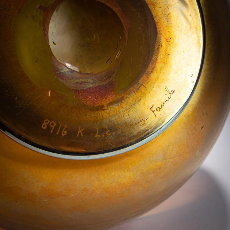 Bild 2 zu Objekt, Weite 'Favrile'-Schale, 1916, Louis C. Tiffany, Tiffany, New York, 180A 137