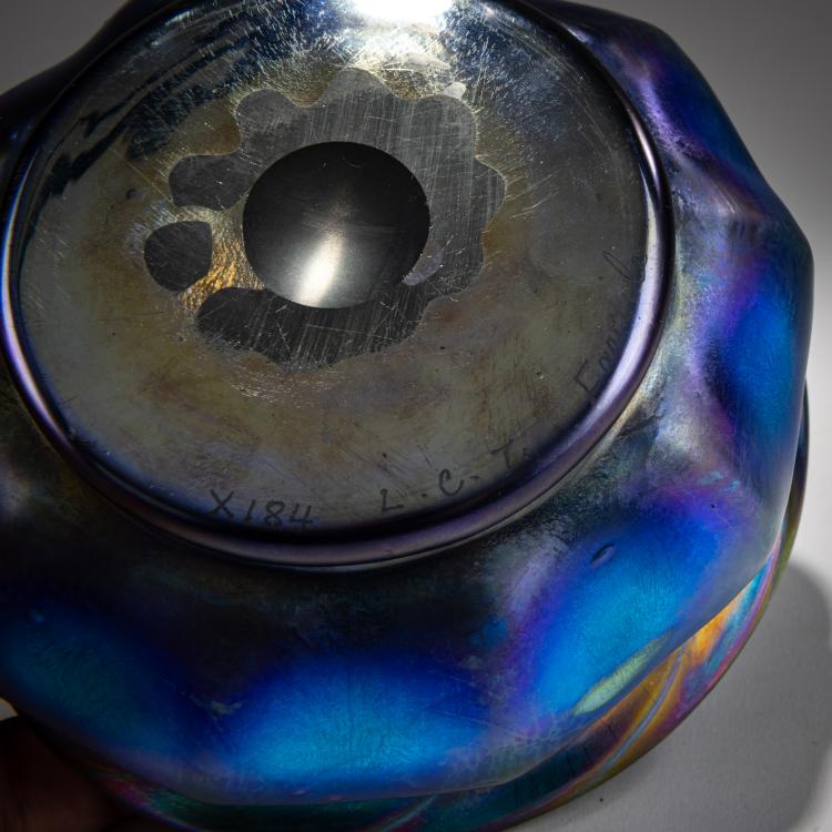Bild 2 zu Objekt, Kleine 'Favrile'-Schale, um 1892, Louis C. Tiffany, Tiffany, New York, 180A 134