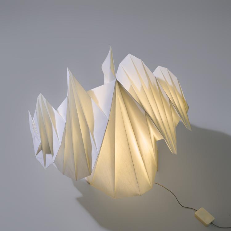 Bild 1 zu Objekt, Tisch-/Bodenleuchte 'Mendori' aus der Serie 'In-Ei', 2010, Issey Miyake, Artemide, Mailand / Milan, 181A 519