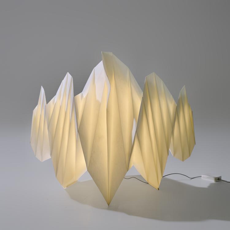 Bild 2 zu Objekt, Tisch-/Bodenleuchte 'Mendori' aus der Serie 'In-Ei', 2010, Issey Miyake, Artemide, Mailand / Milan, 181A 519