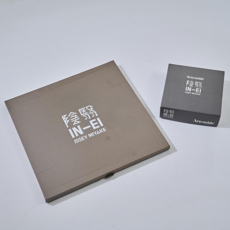 Bild 4 zu Objekt, Tisch-/Bodenleuchte 'Mendori' aus der Serie 'In-Ei', 2010, Issey Miyake, Artemide, Mailand / Milan, 181A 519