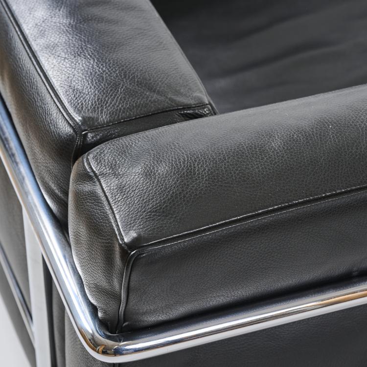 Bild 2 zu Objekt, Two armchairs 'LC 3', 1928 (design), Pierre Jeanneret,Charlotte Perriand,Le Corbusier Charles-&Eacute;douard Jeanneret-Gris, Cassina, Mailand, 181A 171