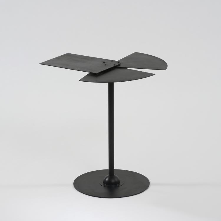 Hauptbild zu Objekt, Side table 'Fan', 1930 (design), Pierre Chareau, Ecart, Paris, 181A 181