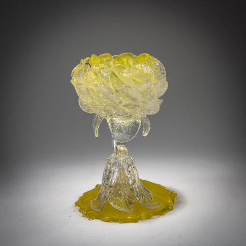 Vase in Blütenform, um 1890