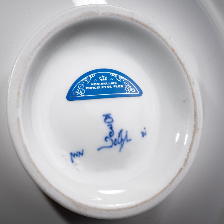 Bild 2 zu Objekt, Six pieces from the 1989 'Albertine' service, 1989, Bořek &Scaron;&iacute;pek, Driade, Caorso; Koninklijke Porceleyne Fles, Delft, 181A 86