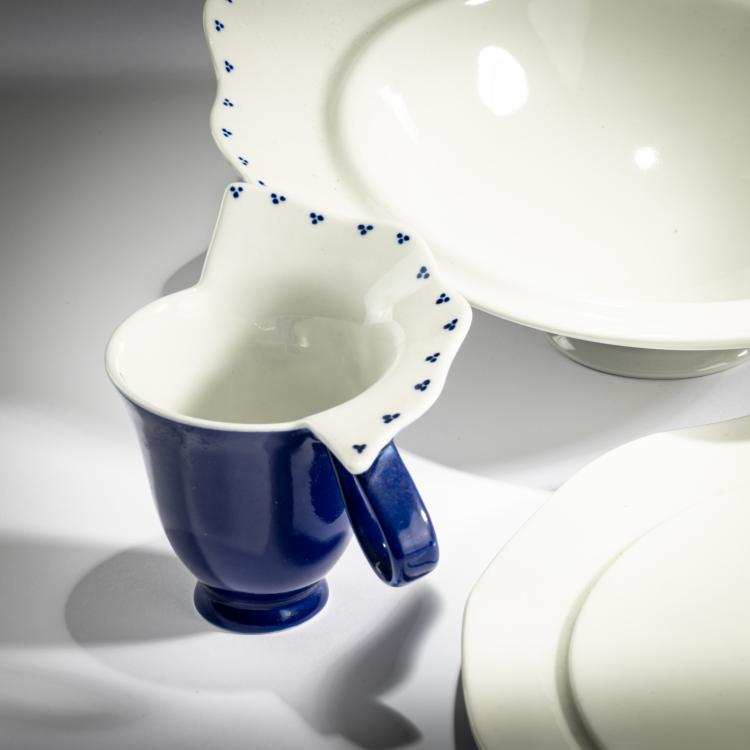 Bild 3 zu Objekt, Six pieces from the 1989 'Albertine' service, 1989, Bořek &Scaron;&iacute;pek, Driade, Caorso; Koninklijke Porceleyne Fles, Delft, 181A 86