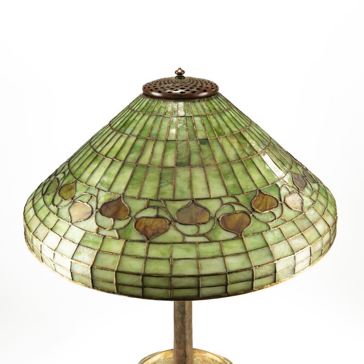 Bild 3 zu Objekt, Table light 'Acorn', c. 1910, Louis C. Tiffany, Tiffany Studios, New York, 