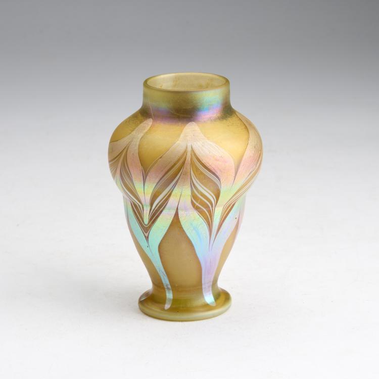 Hauptbild zu Objekt, Kleine 'Favrile'-Vase, 1894, Louis C. Tiffany, Tiffany, New York, 180A 135