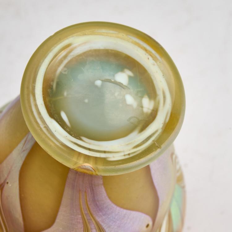 Bild 3 zu Objekt, Kleine 'Favrile'-Vase, 1894, Louis C. Tiffany, Tiffany, New York, 180A 135