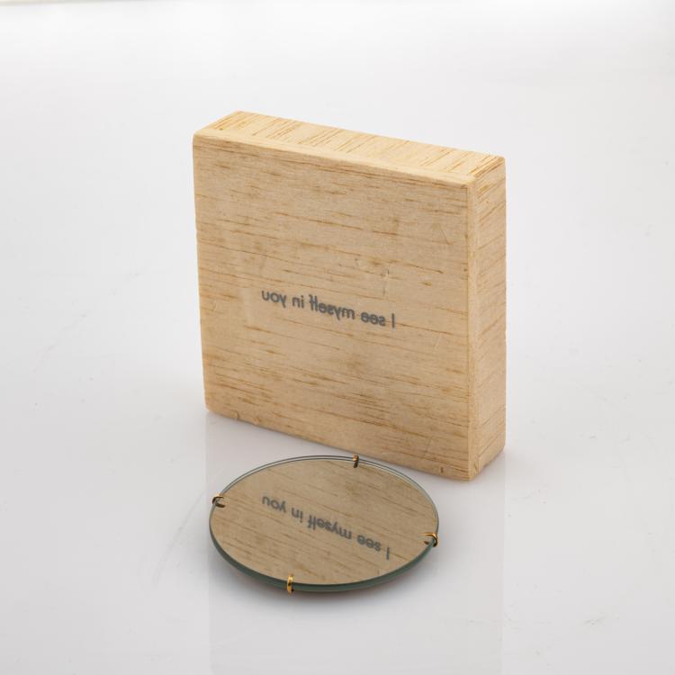 Bild 1 zu Objekt, Brosche 'I see myself in you', 2002, Lin Cheung, 180C 612