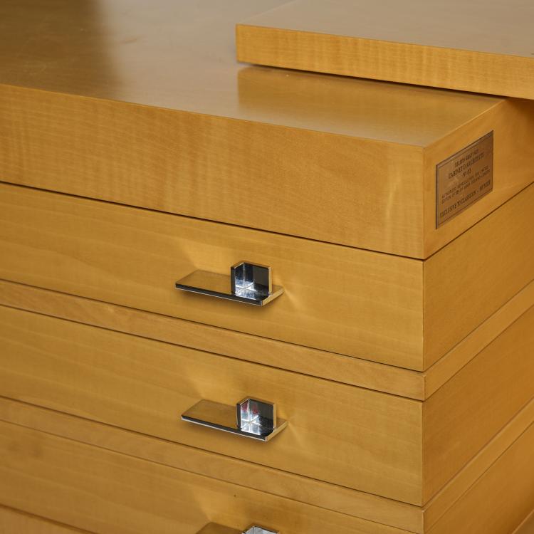 Bild 3 zu Objekt, Sideboard 'Cabinet d'Architecte', c. 1925 (design), Eileen Gray, ClassiCon, M&uuml;nchen/Munich f&uuml;r/for Edition Aram Design, London, 180B 429