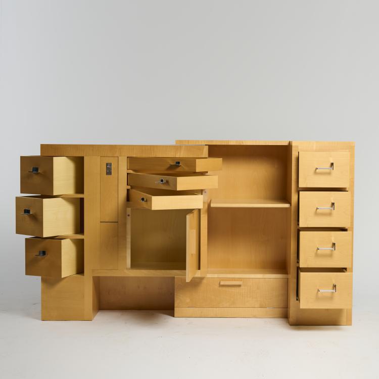 Bild 8 zu Objekt, Sideboard 'Cabinet d'Architecte', c. 1925 (design), Eileen Gray, ClassiCon, M&uuml;nchen/Munich f&uuml;r/for Edition Aram Design, London, 180B 429