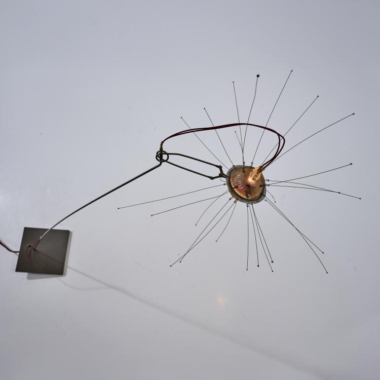 Bild 1 zu Objekt, Table light 'Mozzkito', 1996, Ingo Maurer, Design M Ingo Maurer, M&uuml;nchen, 180B 460