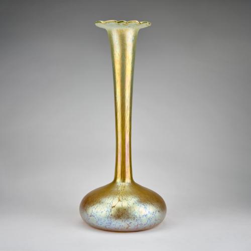 Hohe 'Papillon'-Vase, 1898-1900