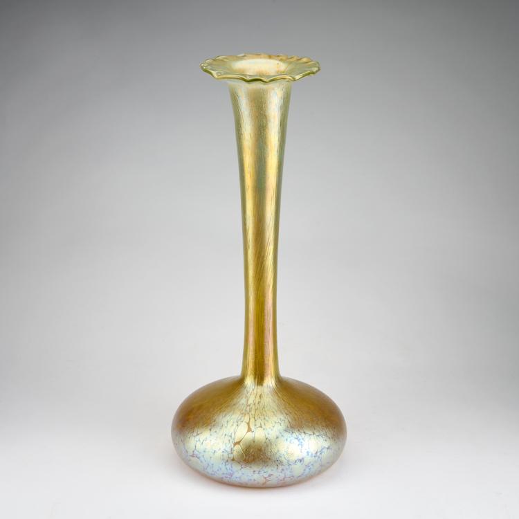 Bild 3 zu Objekt, Hohe 'Papillon'-Vase, 1898-1900, L&ouml;tz Wwe., Klosterm&uuml;hle / Klastersky Mlyn, 180A 117