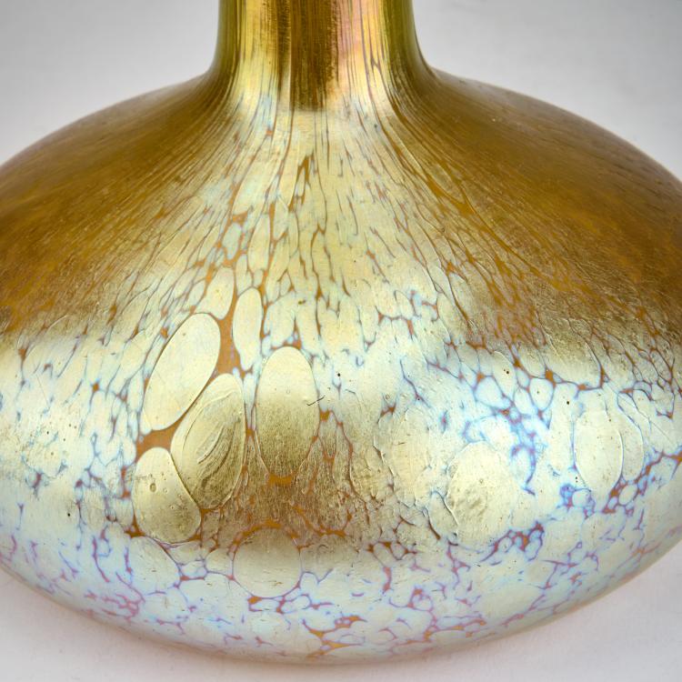 Bild 4 zu Objekt, Hohe 'Papillon'-Vase, 1898-1900, L&ouml;tz Wwe., Klosterm&uuml;hle / Klastersky Mlyn, 180A 117