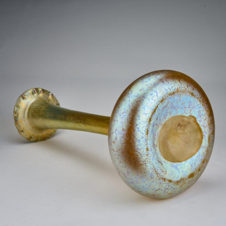 Bild 5 zu Objekt, Hohe 'Papillon'-Vase, 1898-1900, L&ouml;tz Wwe., Klosterm&uuml;hle / Klastersky Mlyn, 180A 117