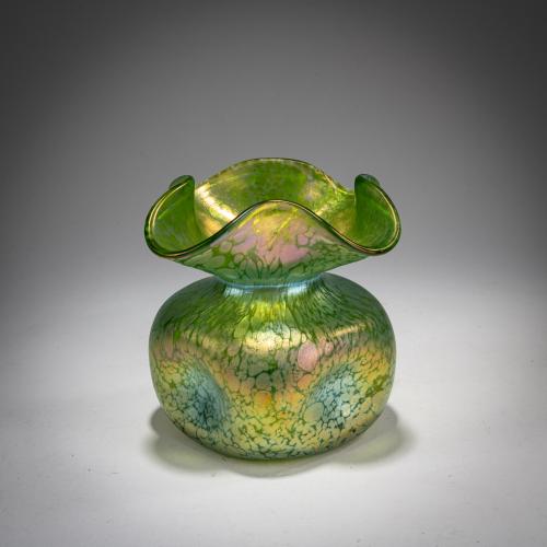 'Papillon'-Vase, 1898-1900
