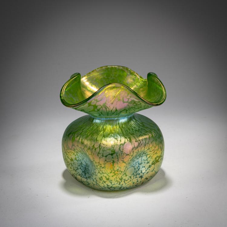 Hauptbild zu Objekt, 'Papillon' Vase, 1898-1900, L&ouml;tz Wwe., Klosterm&uuml;hle / Klastersky Mlyn, 180A 118