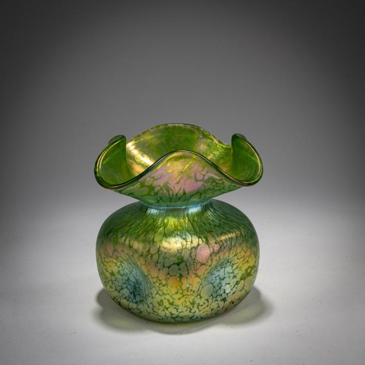 Bild 2 zu Objekt, 'Papillon' Vase, 1898-1900, L&ouml;tz Wwe., Klosterm&uuml;hle / Klastersky Mlyn, 180A 118