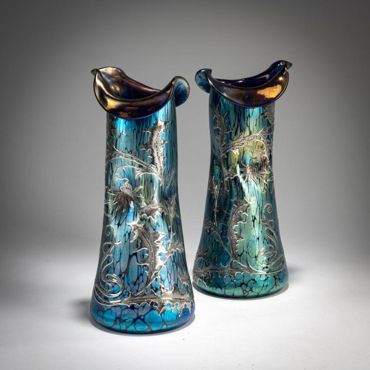 Bild 1 zu Objekt, Zwei 'Papillon'-Vasen mit Silver-Overlay, 1898-1900, L&ouml;tz Wwe., Klosterm&uuml;hle / Klastersky Mlyn, 180A 120