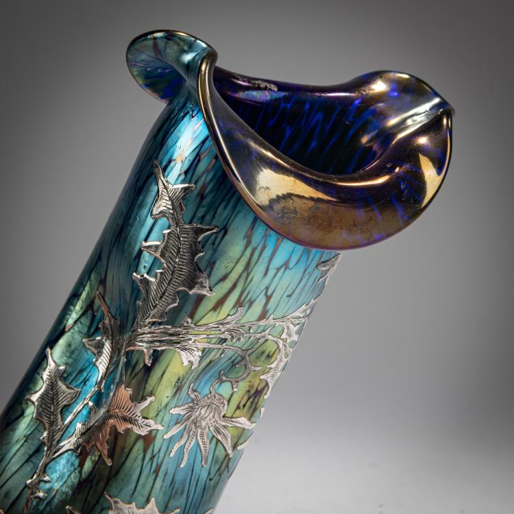 Bild 3 zu Objekt, Zwei 'Papillon'-Vasen mit Silver-Overlay, 1898-1900, L&ouml;tz Wwe., Klosterm&uuml;hle / Klastersky Mlyn, 180A 120