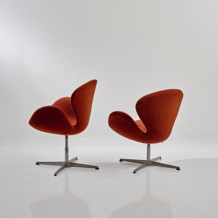 Bild 2 zu Objekt, Two 'Swan' armchairs, 1957/58, Arne Jacobsen, Fritz Hansen, Aller&oslash;d, 180B 480